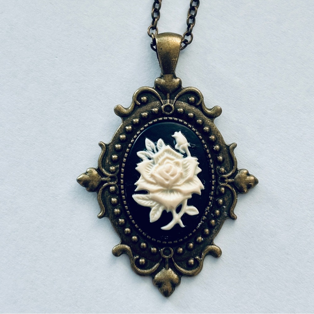 Victorian Style Black and Cream Rose Cameo Necklace